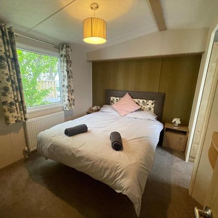 Two Bedroom Caravan At Lilliarsedge เจ๊ดบะระ ภายนอก รูปภาพ
